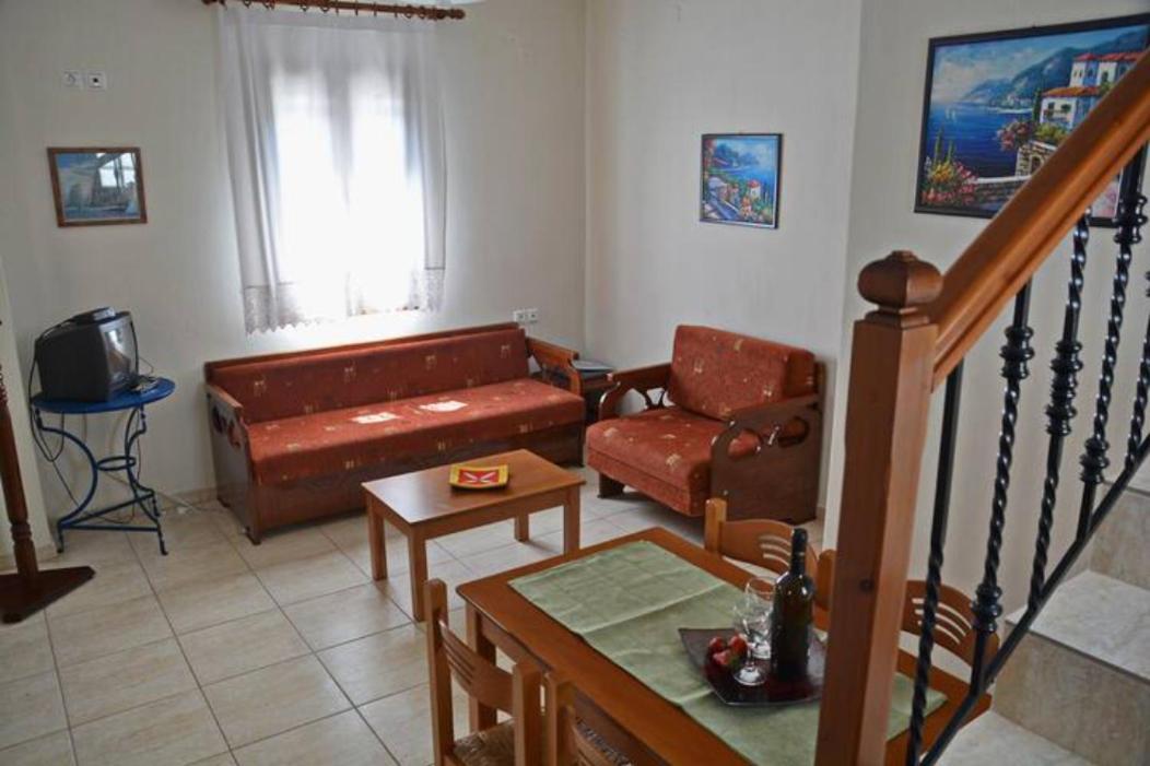 Steni Vala Alonissos Albatros Villas מראה חיצוני תמונה
